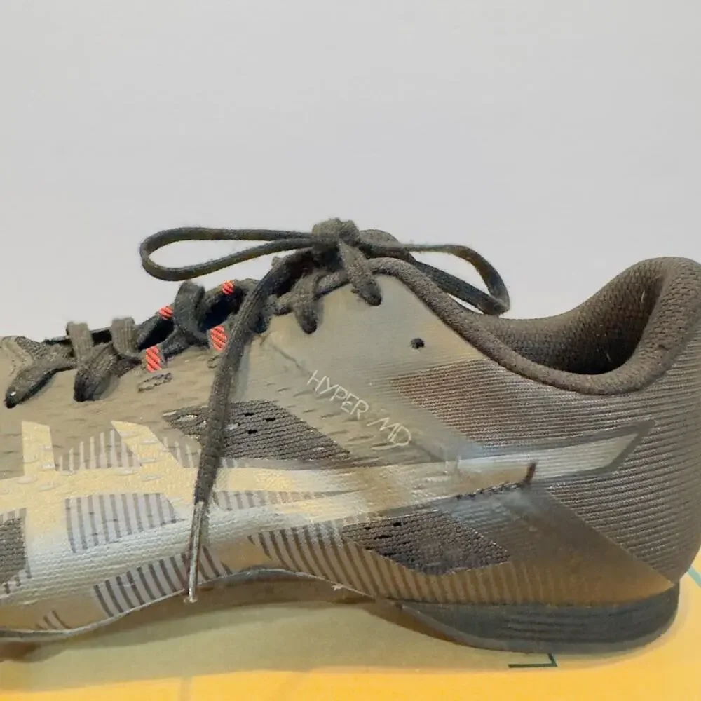 Asics hit track